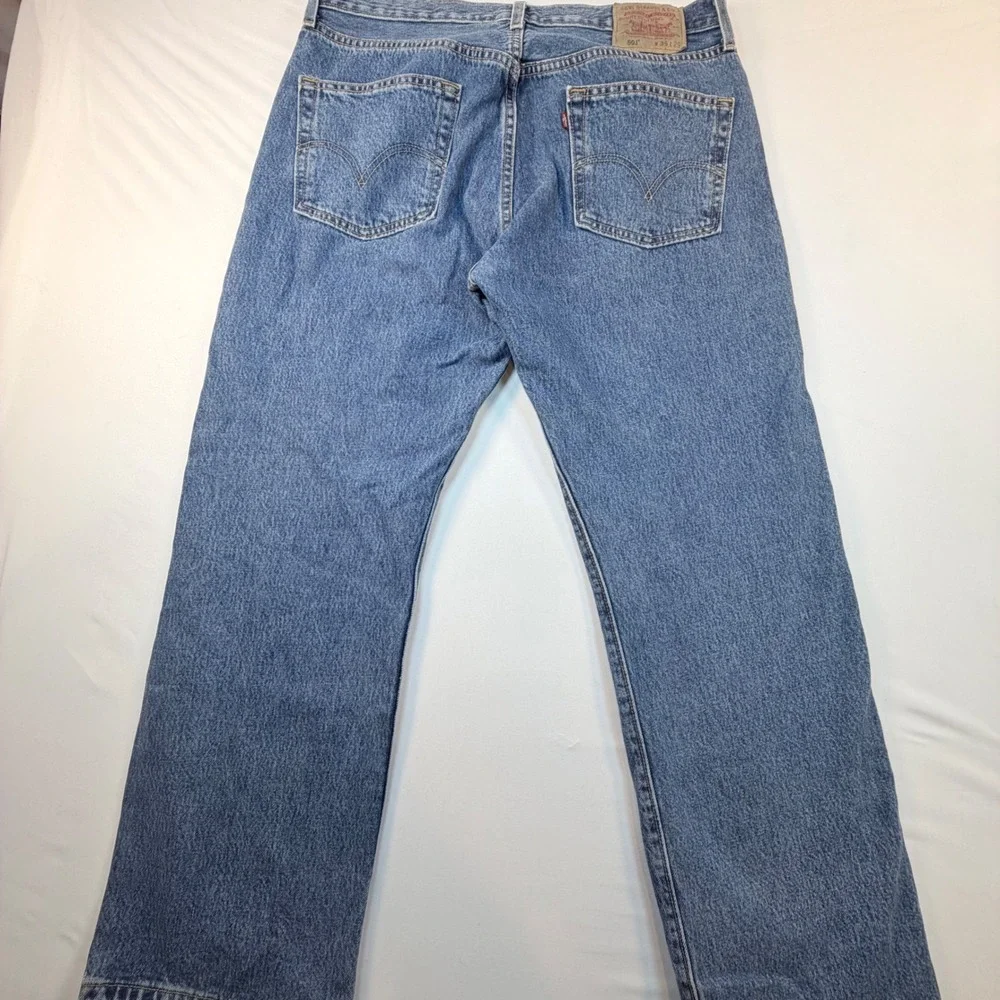 Levi's 501 Original Fit Jeans Men's 36x29 Button Fly Light Wash Denim Y2K 2003